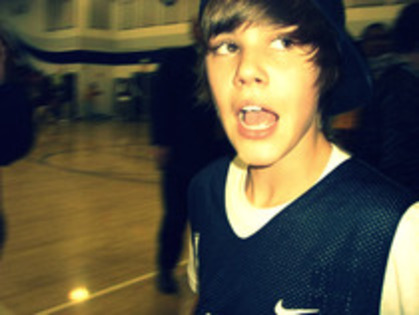 11813475_QQPFGVDQT - poze noi cu justin BIEBER