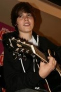 12108516_CEMCMQEER - poze noi cu justin BIEBER