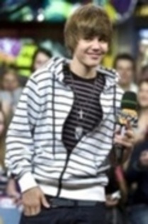 17787966_ZCUGQDGZQ - poze noi cu justin BIEBER