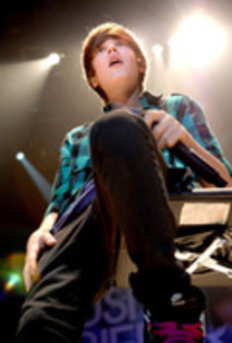11814378_FFGTUZEGN - poze noi cu justin BIEBER