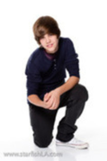 12108526_EILJBSSMY - poze noi cu justin BIEBER