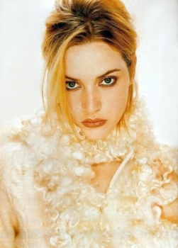 Kate (32)