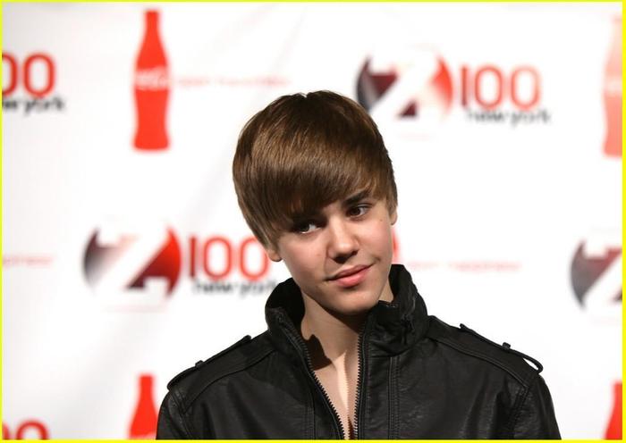 Justin-o_O-justin-bieber-18111260-1024-725