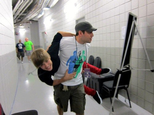 LOL-justin-bieber-18106518-500-375