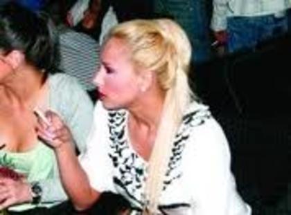32 - IULIA VANTUR