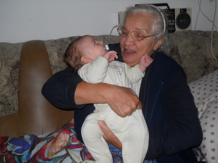 Marc Thomas si strabunica Flora; Marc Thomas in vizita la bunici si strabunica
