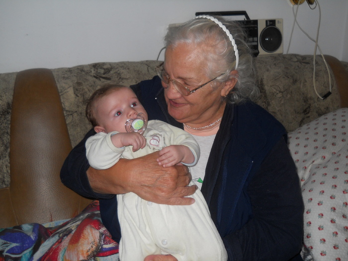 Marc Thomas si strabunica Flora; Marc Thomas in vizita la bunici si strabunica
