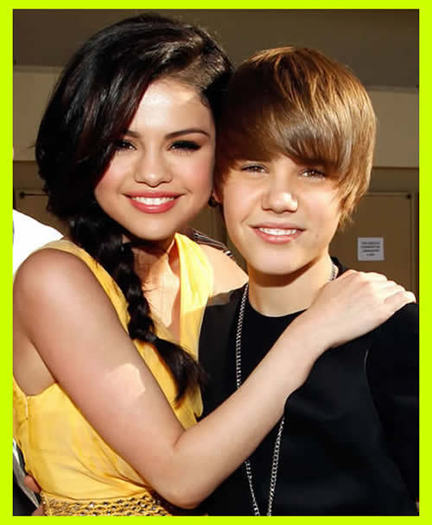 desc?rcare - Justin Bieber si Selena Gomez