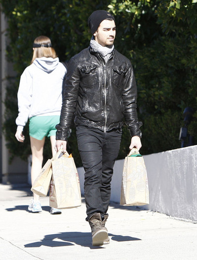 Joe+Jonas+Joe+Jonas+Out+Shopping+Hollywood+DNXoxqvf0ljl - Joe Jonas Out Shopping In Hollywood