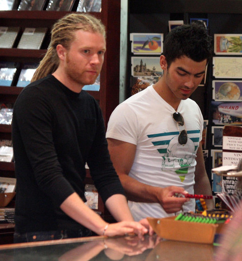 Joe+Jonas+Joe+Jonas+Out+Shopping+Hollywood+L-obaOVoM0Wl - Joe Jonas Out Shopping In Hollywood  2