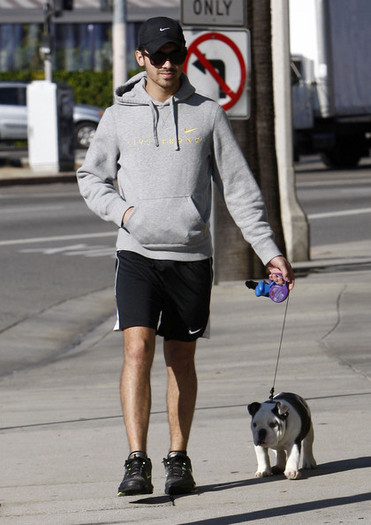 Joe+Jonas+Joe+Jonas+Walking+Dog+West+Hollywood+Mib5vFYTzgRl - Joe Jonas Walking His Dog In West Hollywood