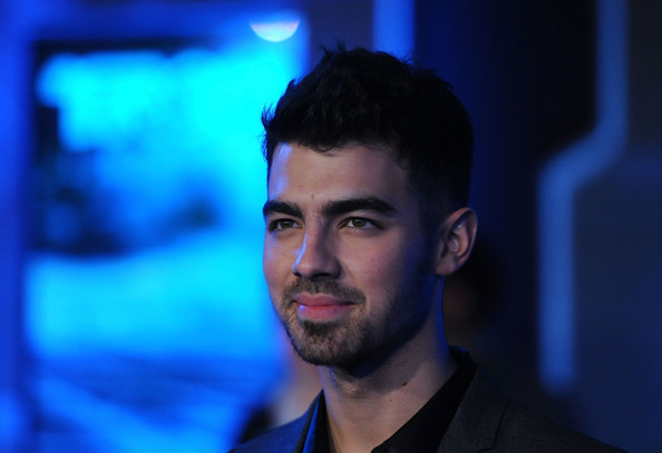 Joe+Jonas+Premiere+Walt+Disney+TRON+Legacy+ma7DhoFjAuUl