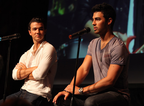 Joe+Jonas+Jonas+Brothers+Attend+Press+Conference+tsVkM9SecyUl - Jonas Brothers Attend Press Conference