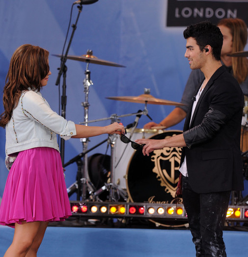 Joe+Jonas+Jonas+Brothers+Perform+ABC+Good+j59Q2hKUDgRl - Jonas Brothers Perform On ABC s Good Morning America