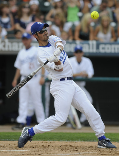 Joe+Jonas+Road+Dogs+Softball+Game+Joliet+IL+LzdXOPMi_Cjl