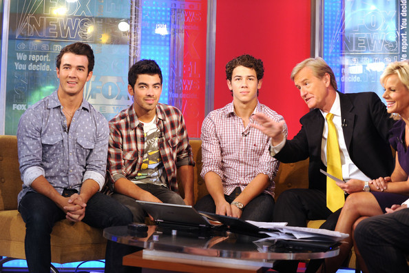 Joe+Jonas+Jonas+Brothers+Visit+FOX+Friends+p1jEfBLMuAol - The Jonas Brothers Visit FOX and Friends