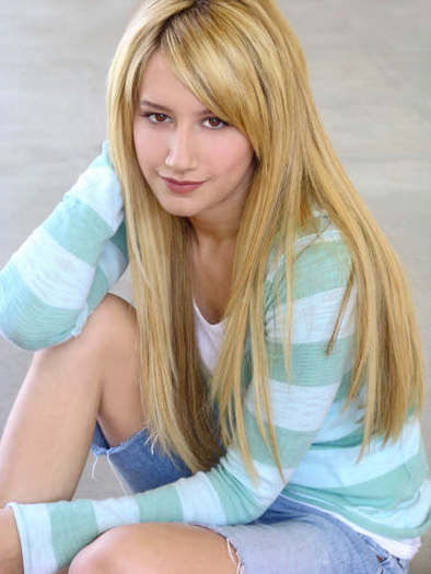 ashley tisdale - care este idolul tau