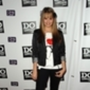 debby-ryan-522247l-thumbnail_gallery