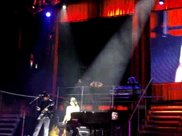 bscap0006 - demi lovato live so far so great