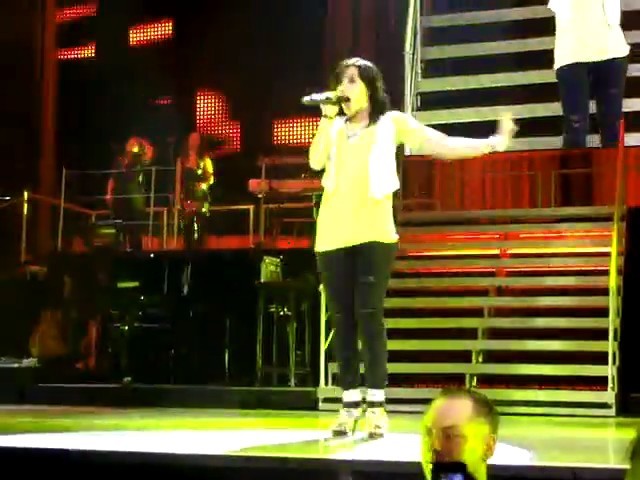 bscap0047 - demi lovato live so far so great