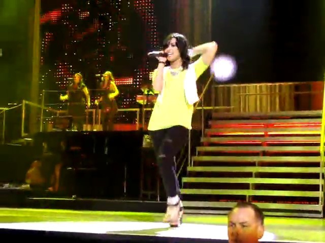 bscap0052 - demi lovato live so far so great