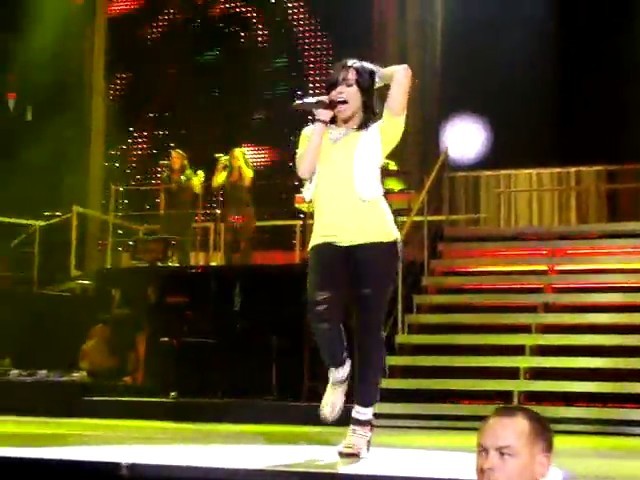 bscap0053 - demi lovato live so far so great