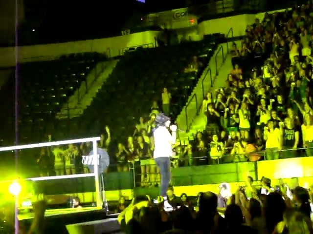 bscap0211 - demi lovato live so far so great