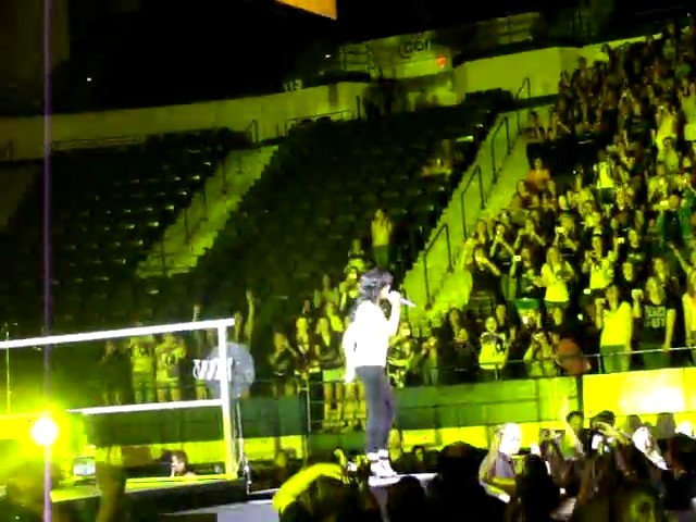 bscap0213 - demi lovato live so far so great