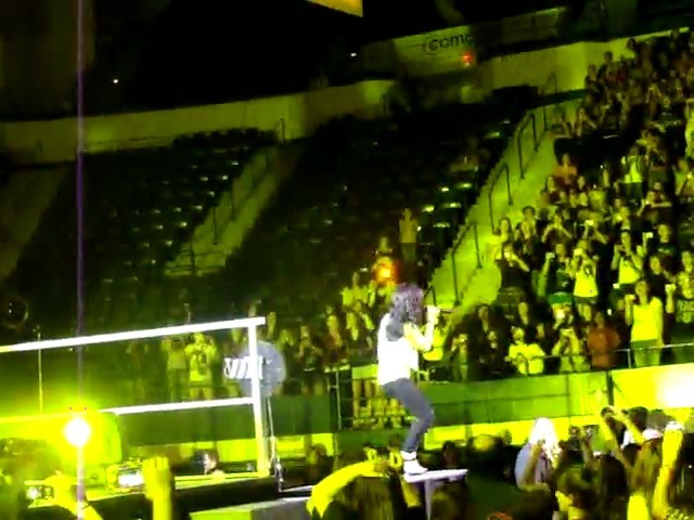 bscap0220 - demi lovato live so far so great