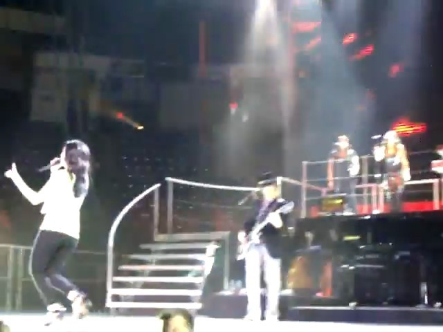 bscap0333 - demi lovato live so far so great