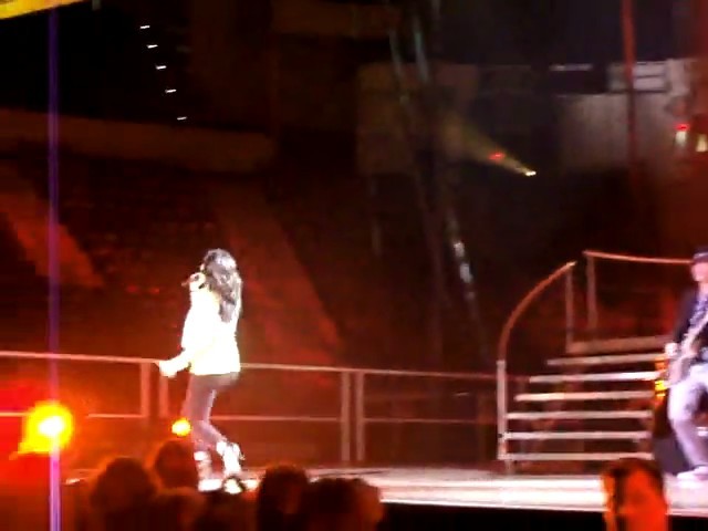 bscap0335 - demi lovato live so far so great