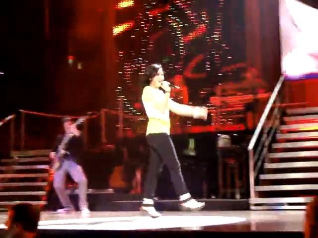 bscap0346 - demi lovato live so far so great
