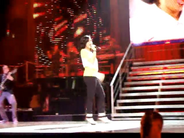 bscap0347 - demi lovato live so far so great