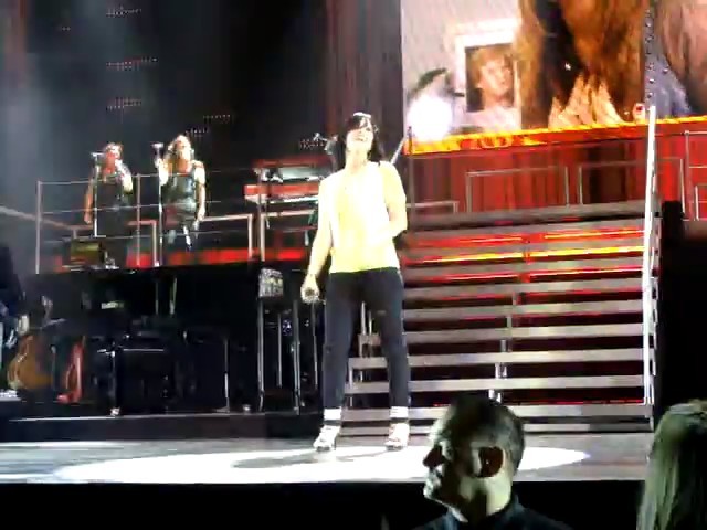 bscap0352 - demi lovato live so far so great