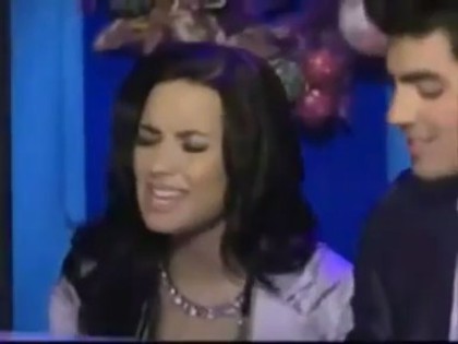 bscap0060 - sonny and joe jonas holiday special