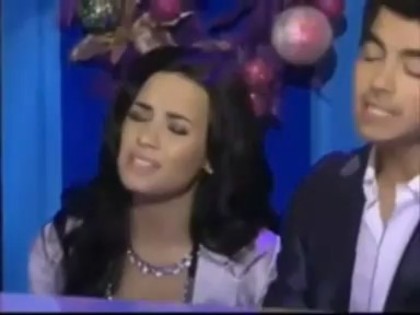 bscap0064 - sonny and joe jonas holiday special