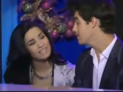 bscap0068 - sonny and joe jonas holiday special