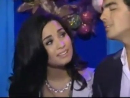 bscap0183 - sonny and joe jonas holiday special