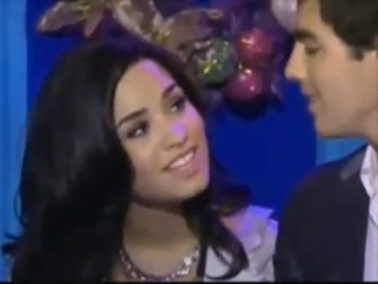 bscap0189 - sonny and joe jonas holiday special