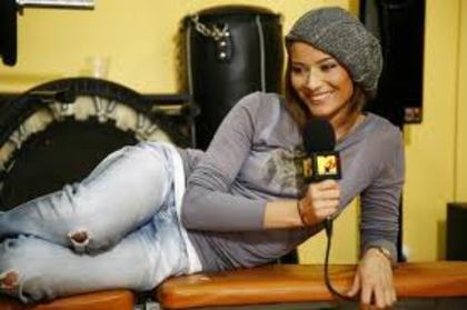 love - poze laura cosoi