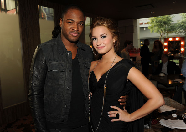 Demi+Lovato+2010+American+Music+Awards+Nominations+T-exKaZyog1l