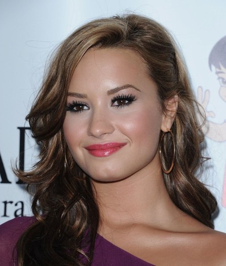 Demi+Lovato+PADRES+Contra+El+Cancer+VrIi7SkazFhl