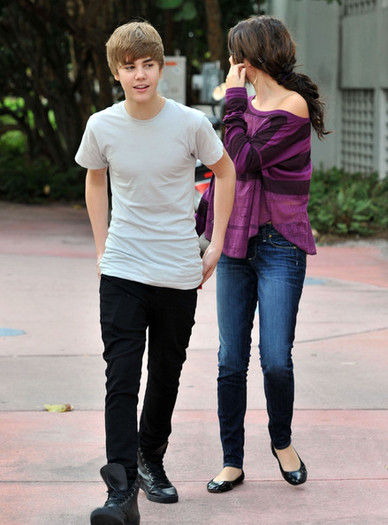 Selena+Gomez+Justin+Bieber+Selena+Gomez+Take+a1BHUrK16Mal