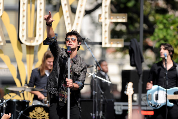 Jonas+Brothers+Friends+Perform+Grove+kEkxwXab_-Ol - Jonas Brothers And Friends Perform At The Grove