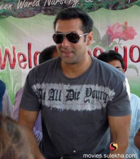 salman-khan-at-green-world-201039