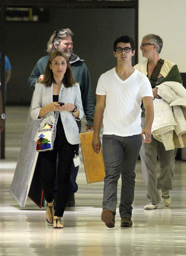 Joe+Jonas+co+star+Chelsea+Staub+film+kissing+Nu6DwH4RIGTl - Joe Jonas Kisses His Costar 2