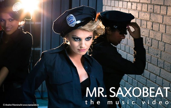 Alexandra-Stan-Mr-Saxobeat sexy - poze Alexandra Stan