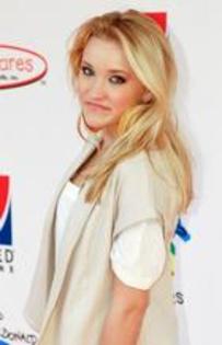 emily_osment_1288201199
