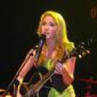 emily-osment-294353l-thumbnail_gallery