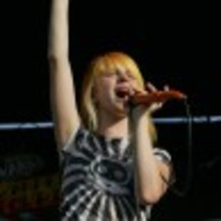 Hayley-Williams-1083814-97x97 - Hayley Williams  Album foto